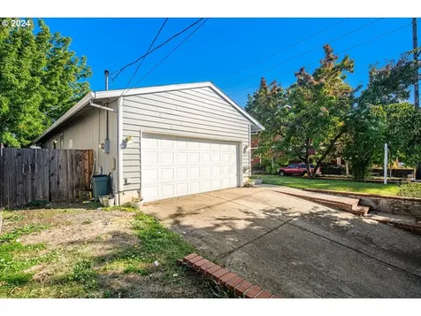 8904 N Bayard Avenue Portland OR 97217