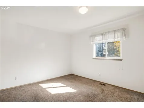 8904 N Bayard Avenue Portland OR 97217