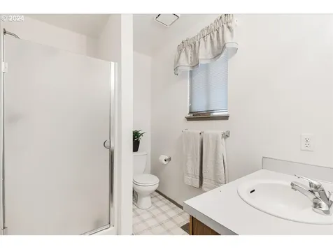 8904 N Bayard Avenue Portland OR 97217