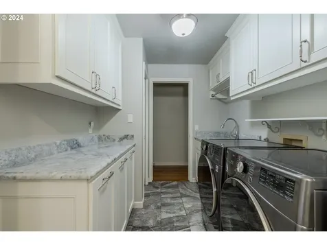59 Constantine Place Eugene OR 97405
