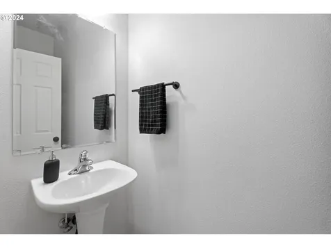 6028 NE Alder Street Hillsboro OR 97124
