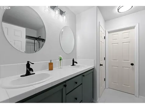 6028 NE Alder Street Hillsboro OR 97124