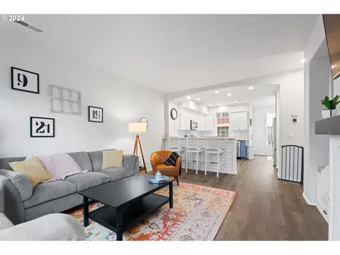 6028 NE Alder Street Hillsboro OR 97124