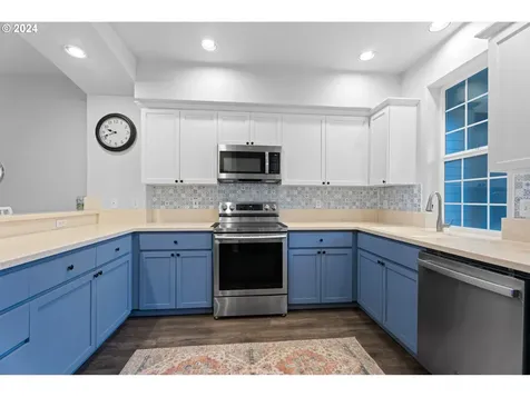 6028 NE Alder Street Hillsboro OR 97124