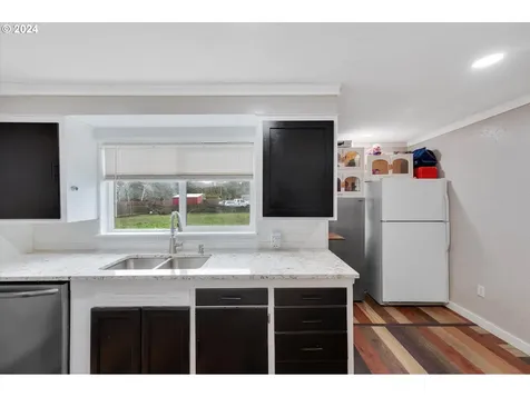 683 W Ellendale Avenue Dallas OR 97338