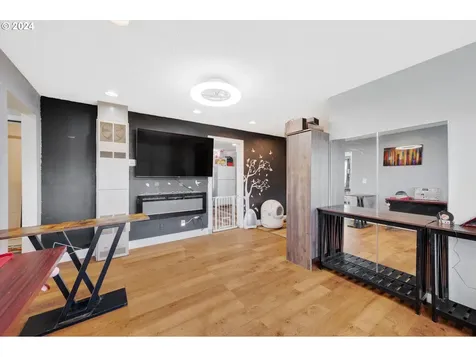 683 W Ellendale Avenue Dallas OR 97338