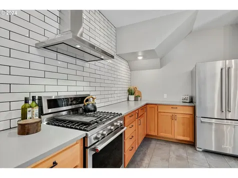 1120 5th Street Hood River OR 97031