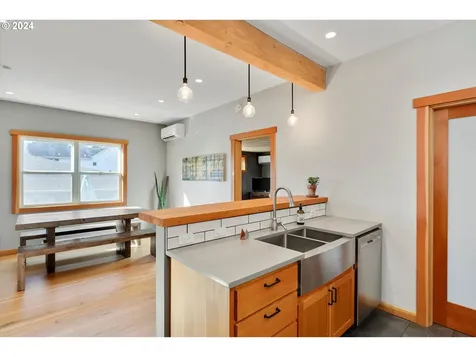 1120 5th Street Hood River OR 97031