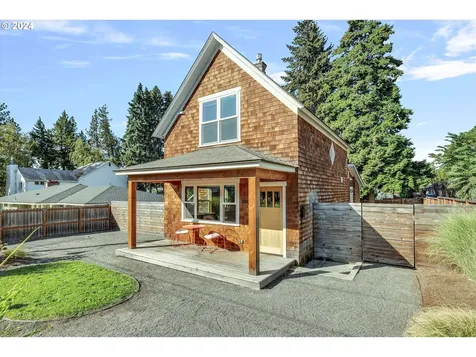 1120 5th Street Hood River OR 97031