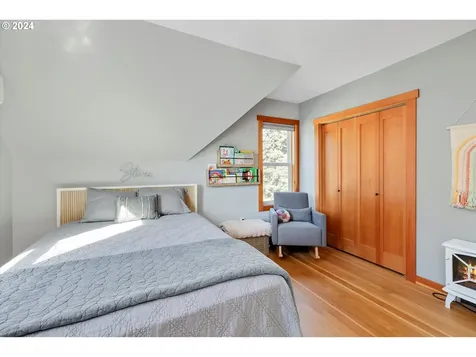1120 5th Street Hood River OR 97031