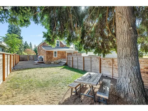 1120 5th Street Hood River OR 97031