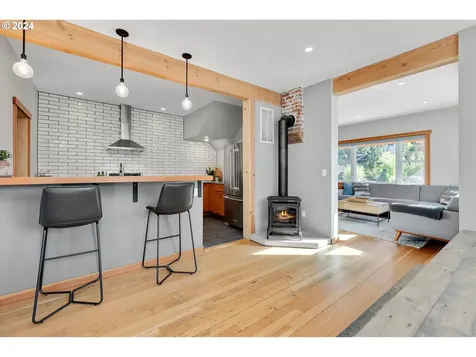 1120 5th Street Hood River OR 97031