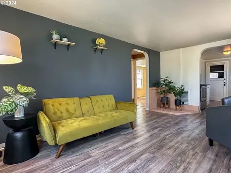 1011 W N Street Springfield OR 97477