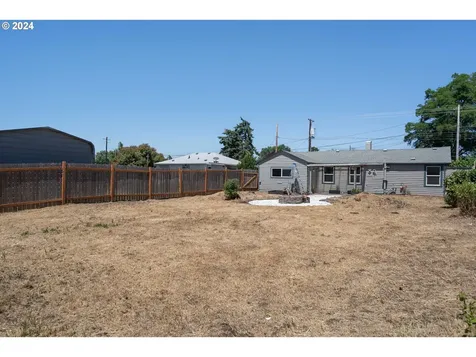 1011 W N Street Springfield OR 97477