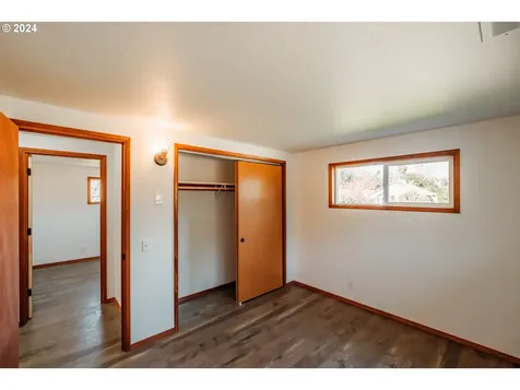 1978 29th Street Florence OR 97439