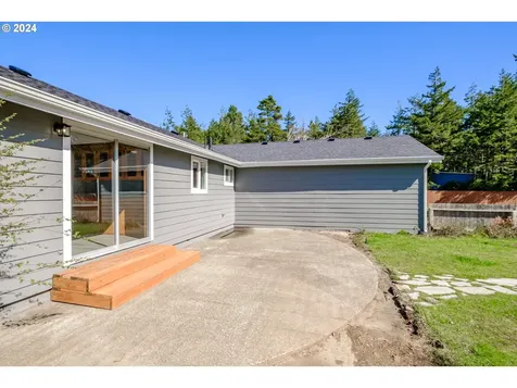 1978 29th Street Florence OR 97439