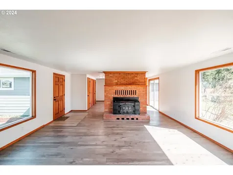 1978 29th Street Florence OR 97439
