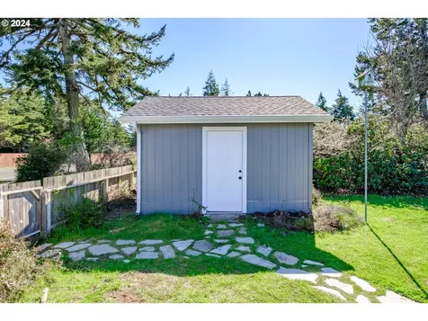 1978 29th Street Florence OR 97439