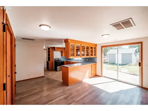 1978 29th Street Florence OR 97439