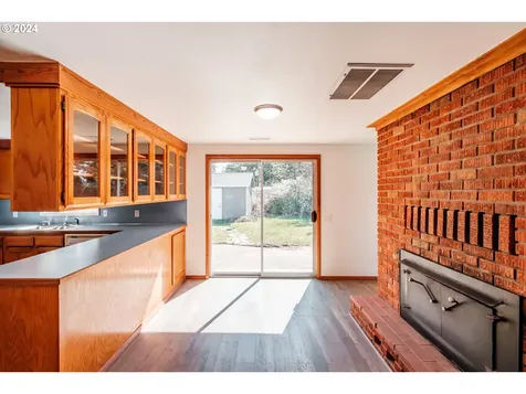 1978 29th Street Florence OR 97439