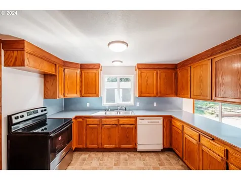 1978 29th Street Florence OR 97439