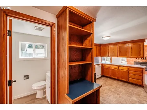 1978 29th Street Florence OR 97439
