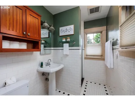2325 NE 53rd Avenue Portland OR 97213