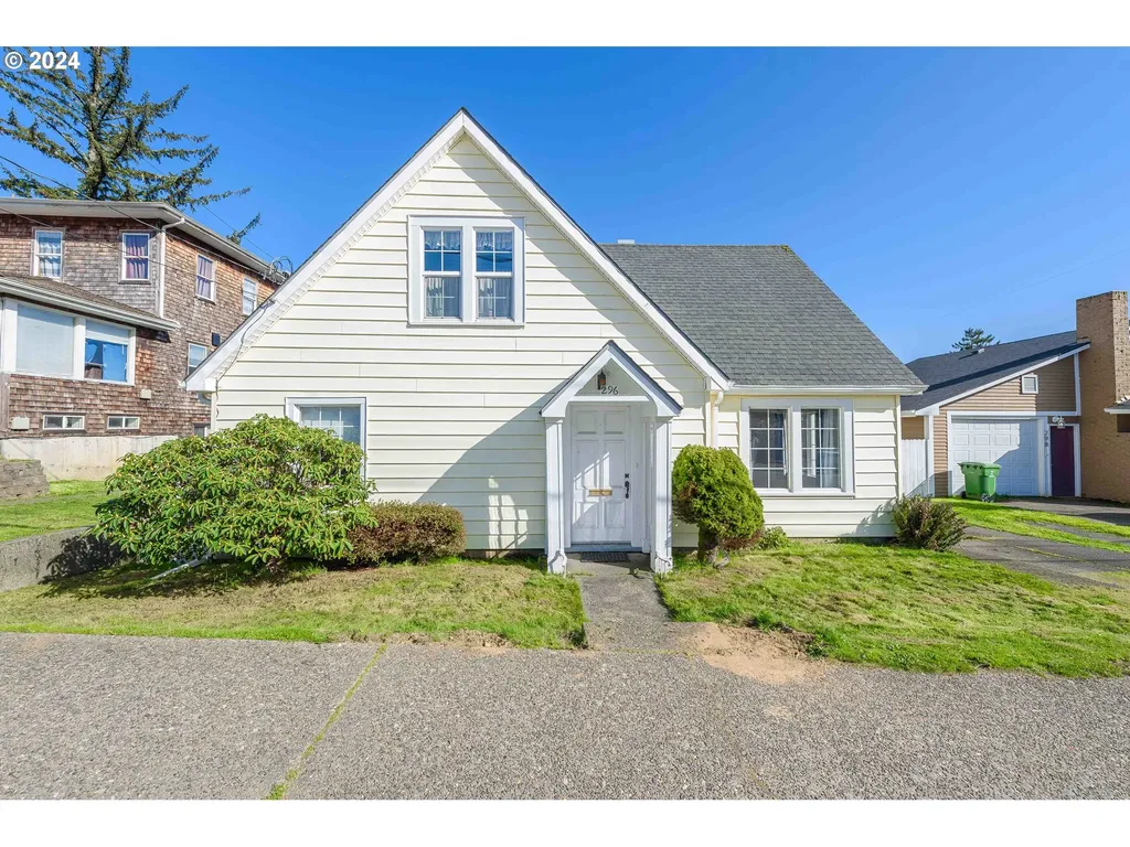 296 S 10th Street Coos Bay OR 97420