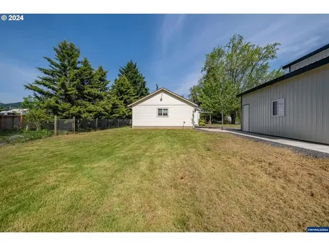 1325 Clark Mill Road Sweet Home OR 97386