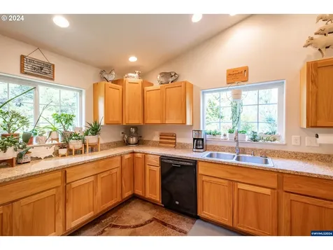 1325 Clark Mill Road Sweet Home OR 97386