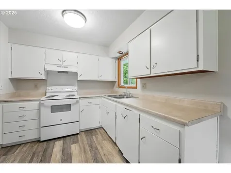 1703 SE Bush Street Hillsboro OR 97123