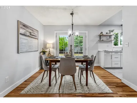 816 Se 153rd Avenue Portland OR 97233