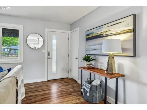 816 Se 153rd Avenue Portland OR 97233