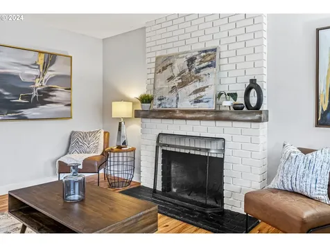 816 Se 153rd Avenue Portland OR 97233