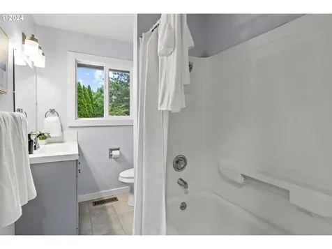 816 Se 153rd Avenue Portland OR 97233