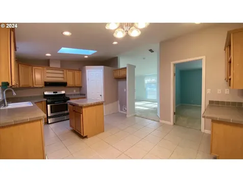 4289 Se Heron Loop Lincoln City OR 97367