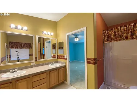 4289 Se Heron Loop Lincoln City OR 97367