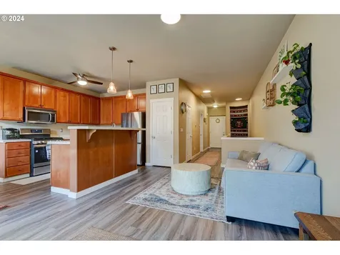 346 Ne Roth Street Portland OR 97211