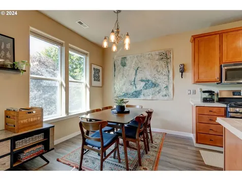 346 Ne Roth Street Portland OR 97211