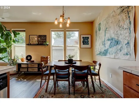 346 Ne Roth Street Portland OR 97211