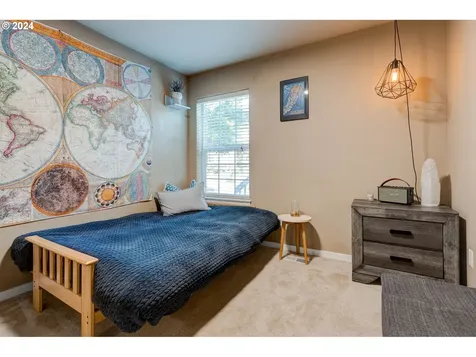 346 Ne Roth Street Portland OR 97211
