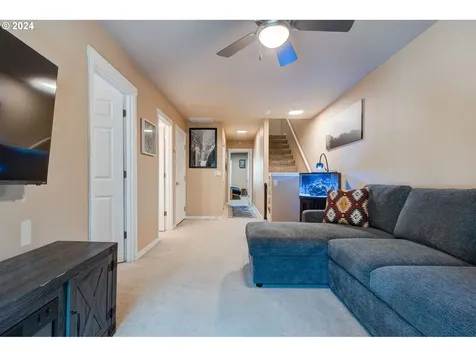 346 Ne Roth Street Portland OR 97211
