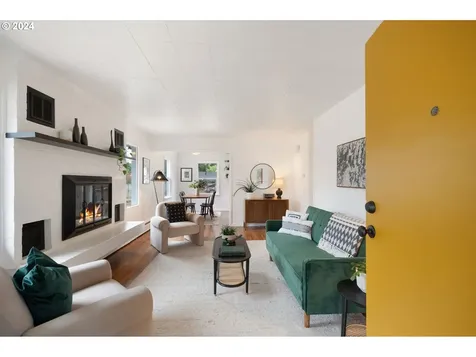 8118 Se 60th Avenue Portland OR 97206