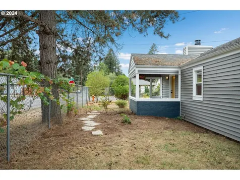 8118 Se 60th Avenue Portland OR 97206