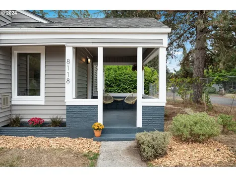 8118 Se 60th Avenue Portland OR 97206