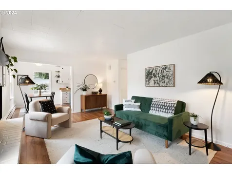 8118 Se 60th Avenue Portland OR 97206