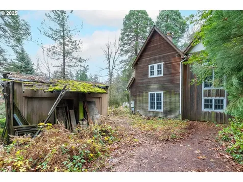 1958 S Military Road Portland OR 97219