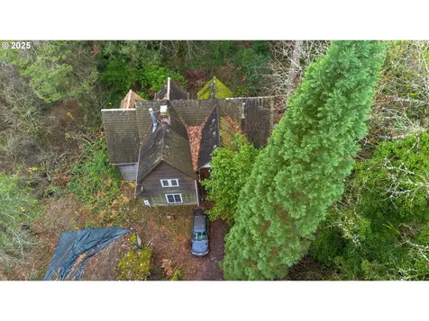 1958 S Military Road Portland OR 97219