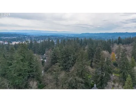 1958 S Military Road Portland OR 97219