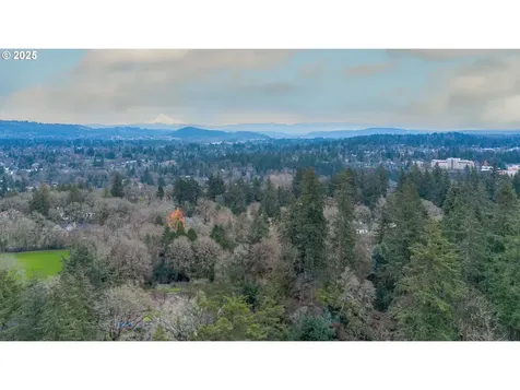 1958 S Military Road Portland OR 97219